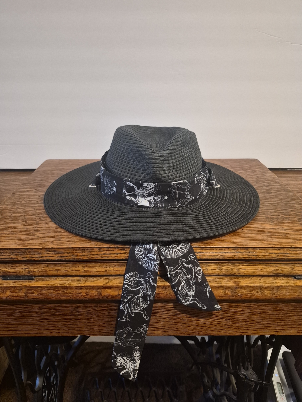 Disturbia Maleficarum Tie Detail Women's Sun Hat